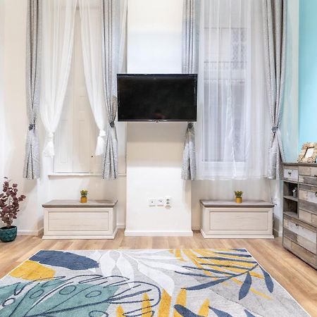 Andrassy Square Residence บูดาเปสต์ ภายนอก รูปภาพ