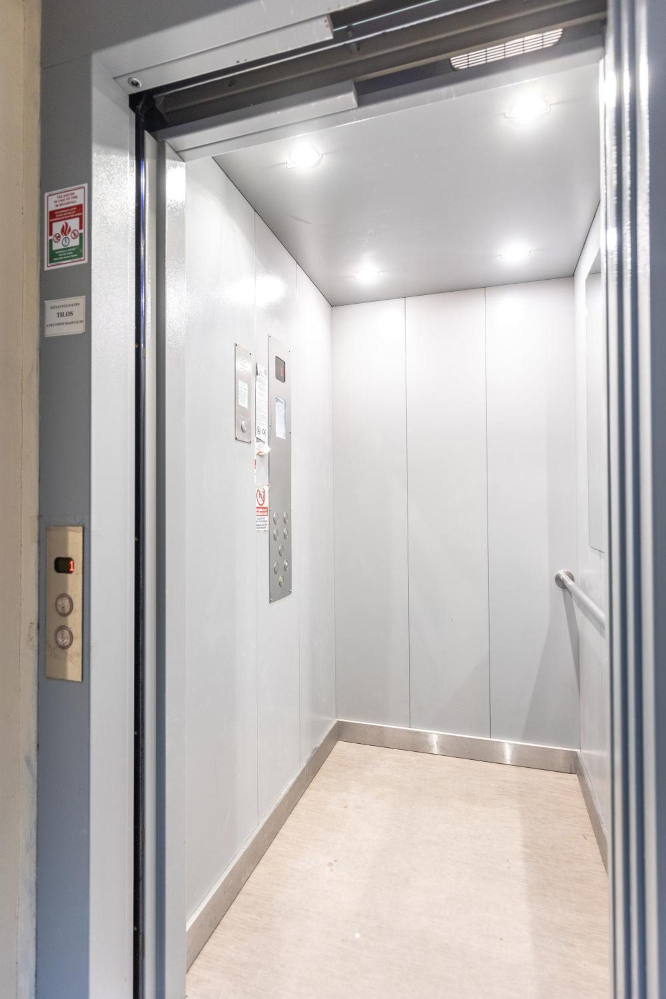 Andrassy Square Residence บูดาเปสต์ ภายนอก รูปภาพ